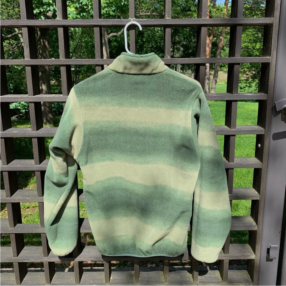 Patagonia Men's Lightweight Synchilla Snap-T Pullover Hand Dipped: Camp Green - Picture 2 of 2